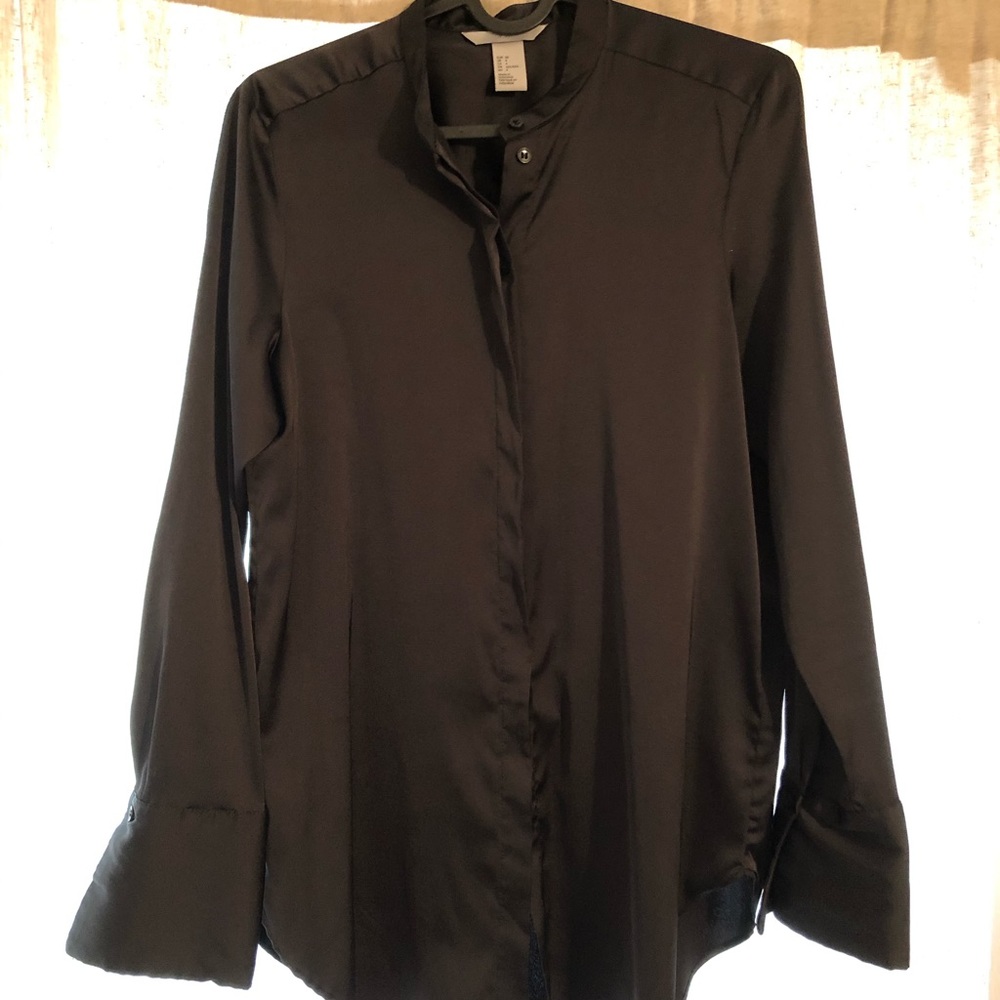 Women’s H&M black silky blouse